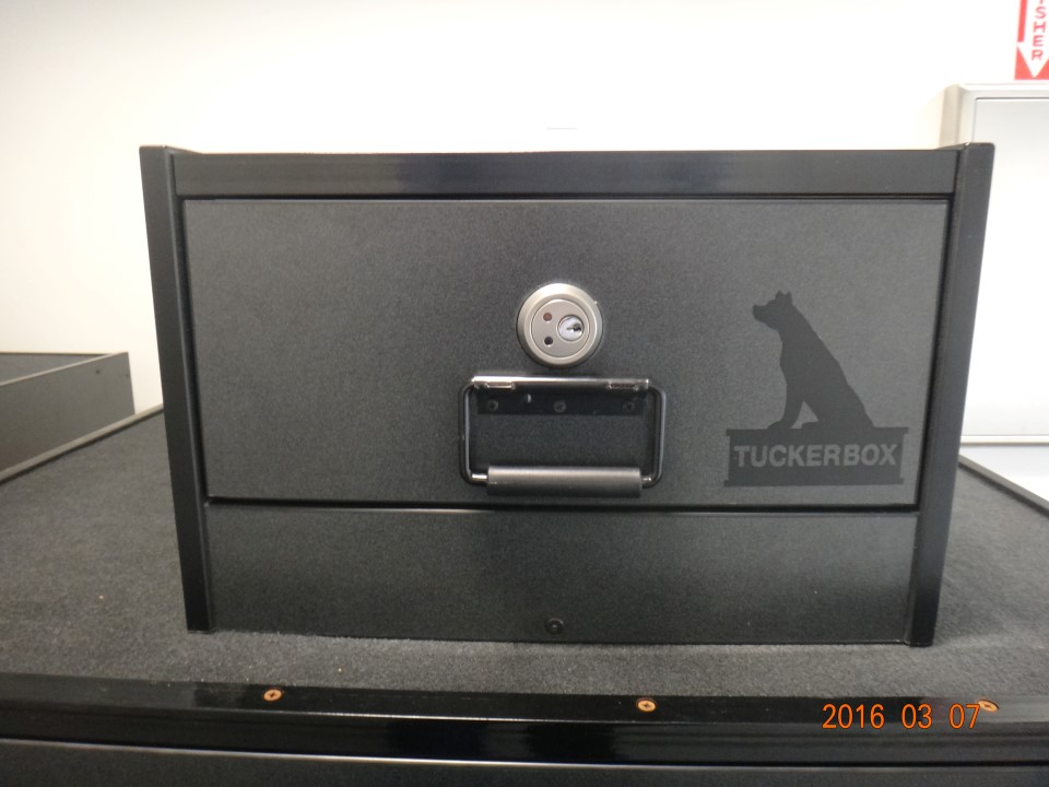 SUV Tuckerbox Locking Storage Box 20x36x12.5