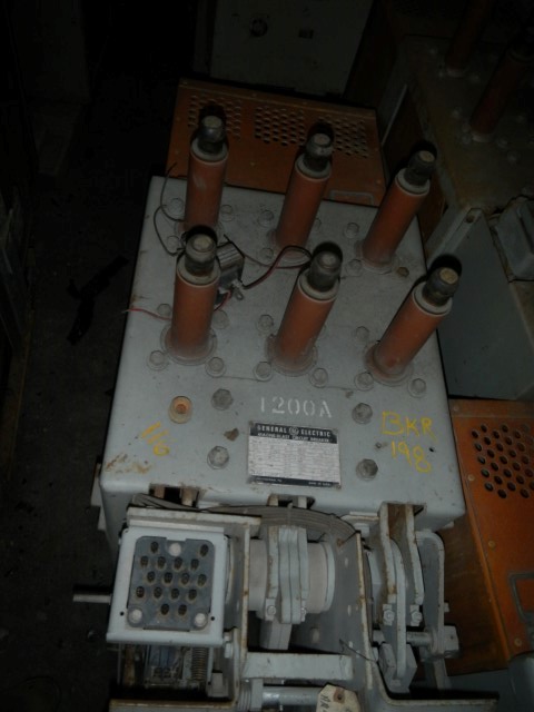 GE AM-4.16-250H-4ML 1200 amp 4160v Air Circuit Breaker
