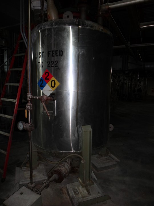 560 Gallon 304 Stainless Vertical Tank with Agitator